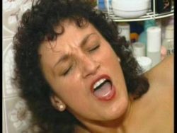 Geiler Mann vögelt eine nasse MILF