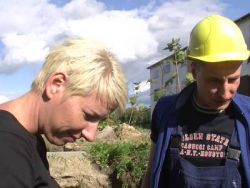 Mitten auf der Baustelle wird der Prügel geblasen und dann gefickt